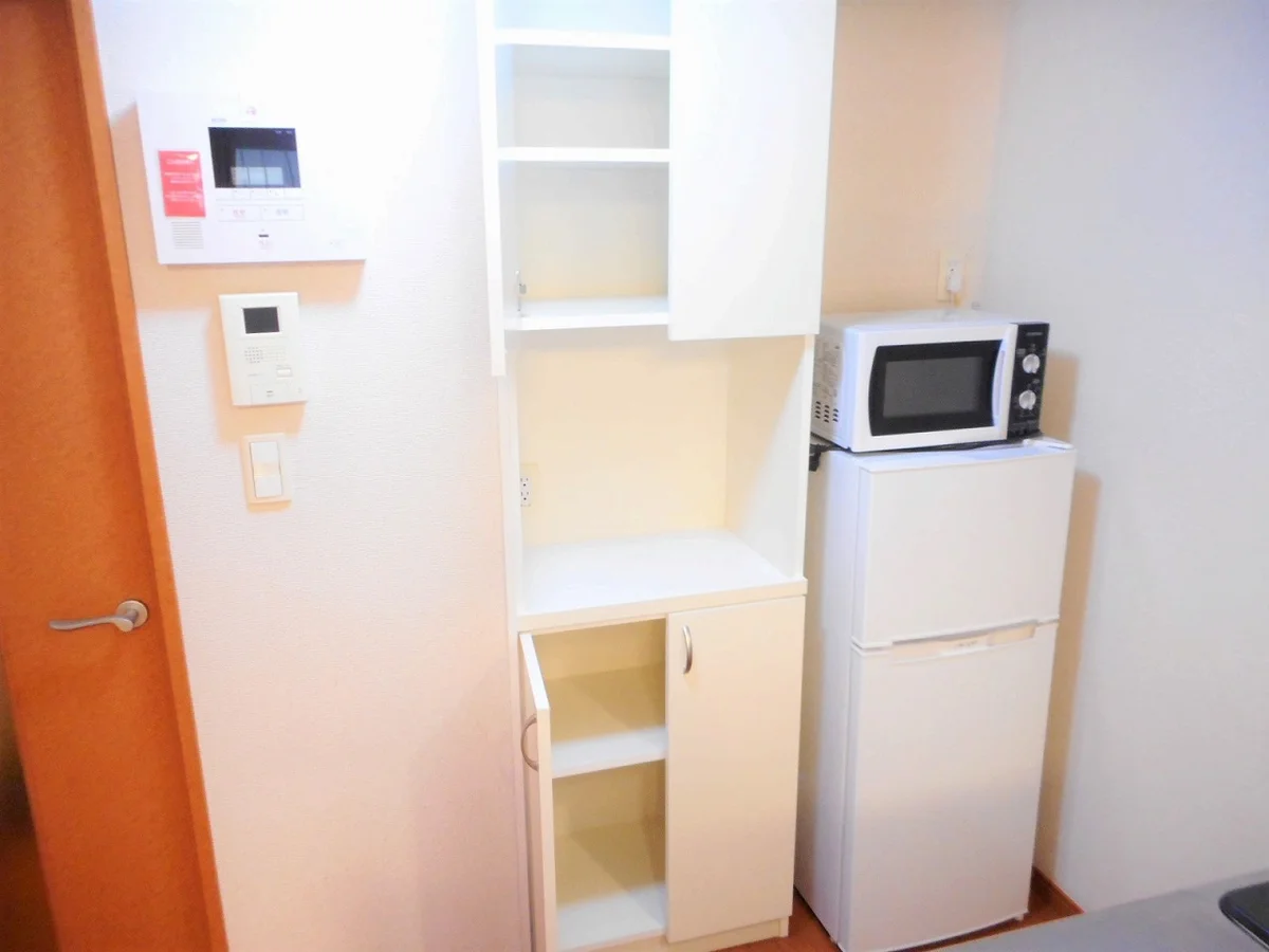 電子レンジ、冷蔵庫完備