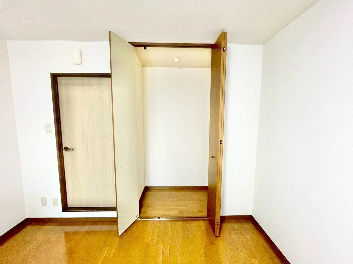 ※撮影用の観察植物・食器調理器具・雑貨類等はございません。※写真は現況優先