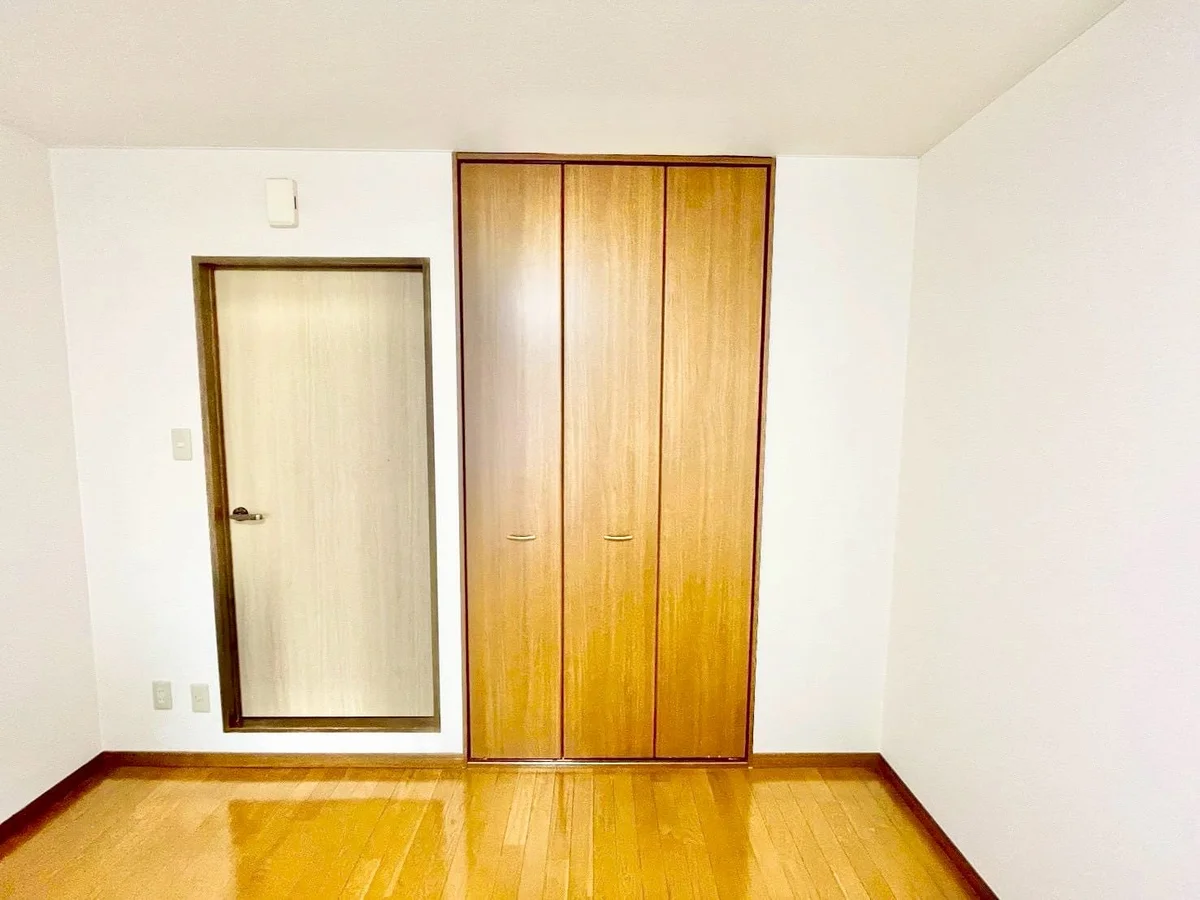 ※撮影用の観察植物・食器調理器具・雑貨類等はございません。※写真は現況優先