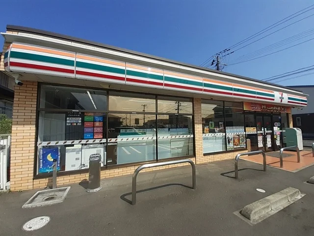 セブンイレブン向陽台３丁目店まで1300m