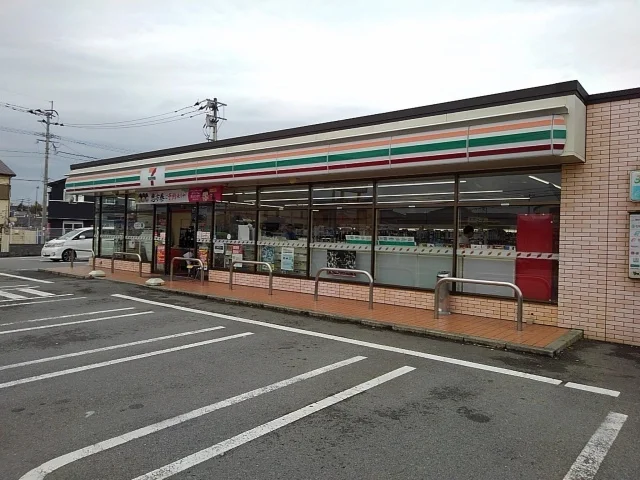 セブンイレブン久留米上津町店まで1050m