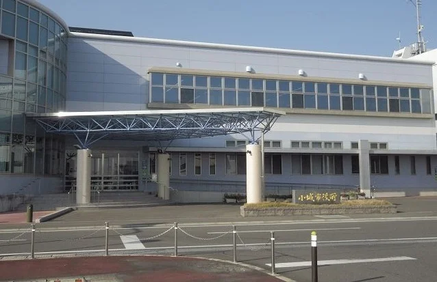 小城市役所まで1500m