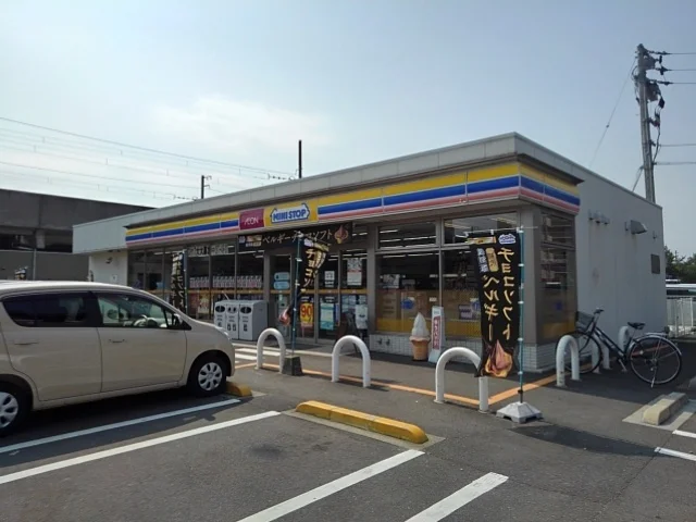 ミニストップ宇多津町店まで200m