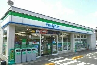 ファミリーマート鶴市明見店さんまで150m