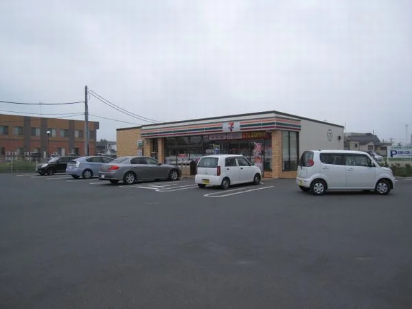 セブンイレブン上尾本町東店まで780m