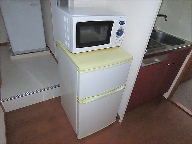 電子レンジ、冷蔵庫完備