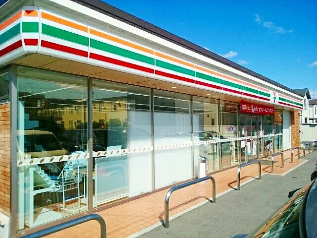 セブンイレブン　小信新田前店まで400m