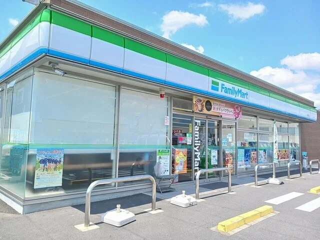 ファミリーマート　馬寄店まで500m