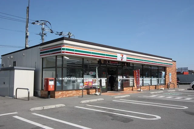 セブンイレブンまで800m