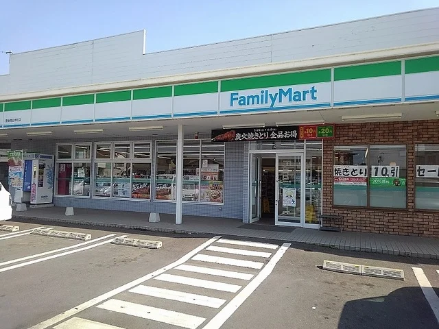 ファミリーマートまで800m