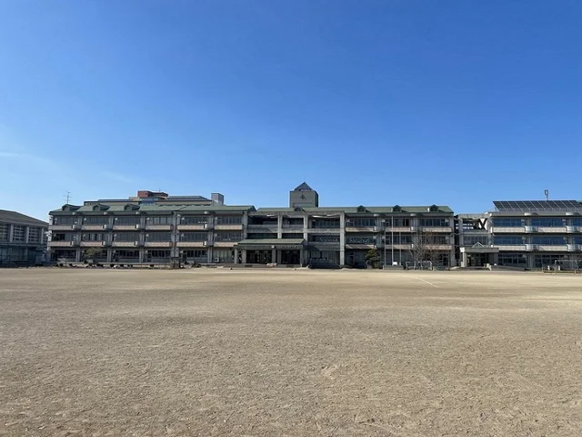 大崎市立古川第五小学校まで1000m