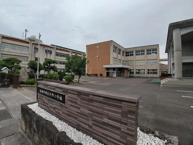善通寺市立東部小学校まで160m