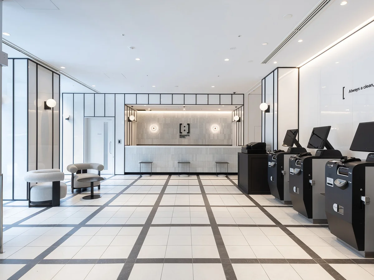 ロビーは開放的。