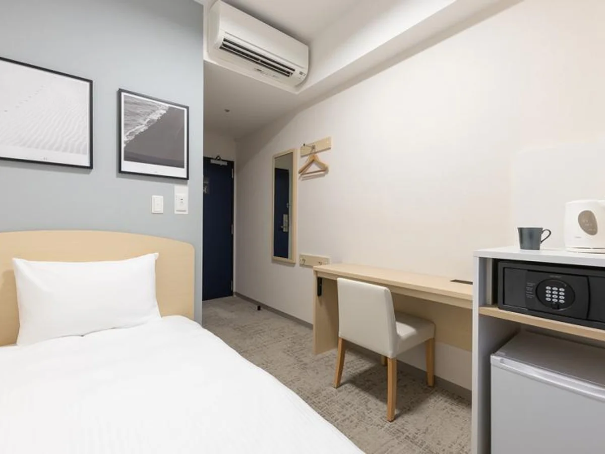 シングルタイプの客室。