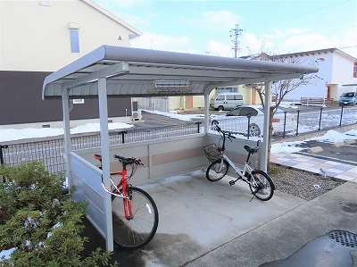 屋根付き駐輪場あり