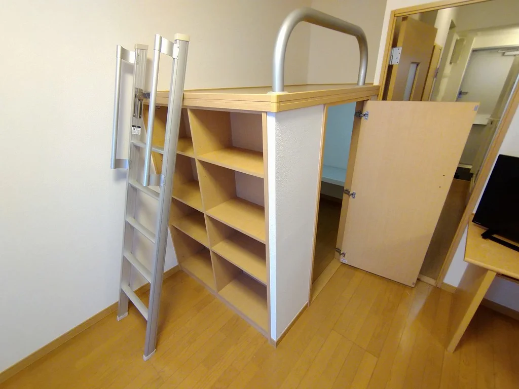 収納内ライト付き