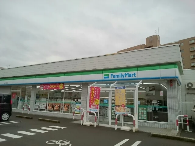 ファミリーマート上大川前通店まで500m