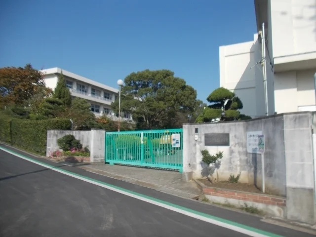 香芝市立下田小学校様まで1200m