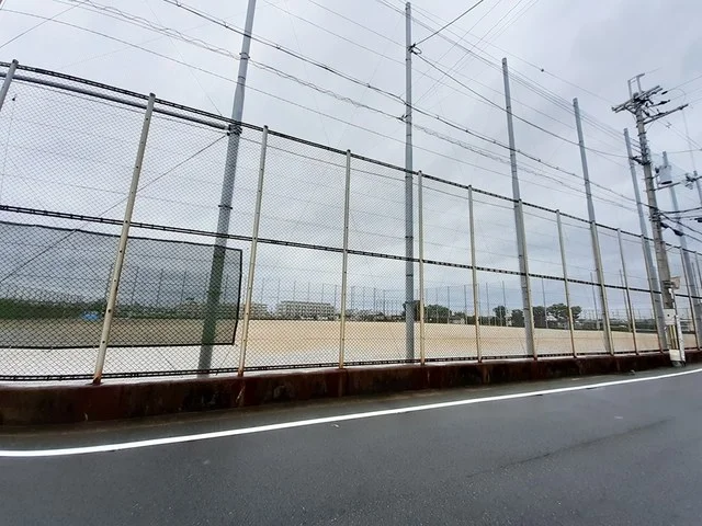 美原みの池運動広場まで468m