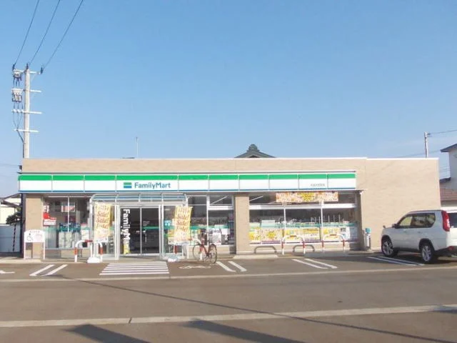 ファミリーマート　大仙大花町店まで80m