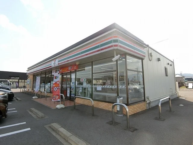 セブンイレブン垂井町表佐店まで750m