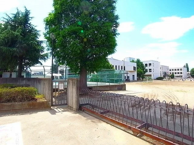 大泉町立北小学校まで250m