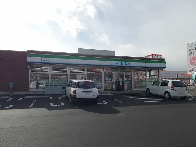 ファミリーマート　塩尻吉田店まで850m