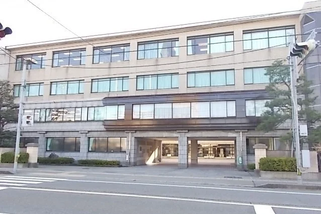 金沢高等学校まで400m