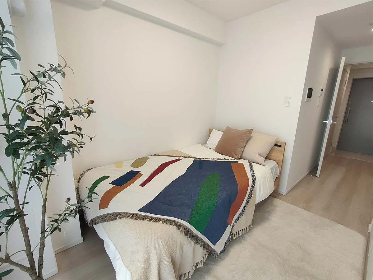 写真はイメージです。ラグなどの室内装飾はございません。