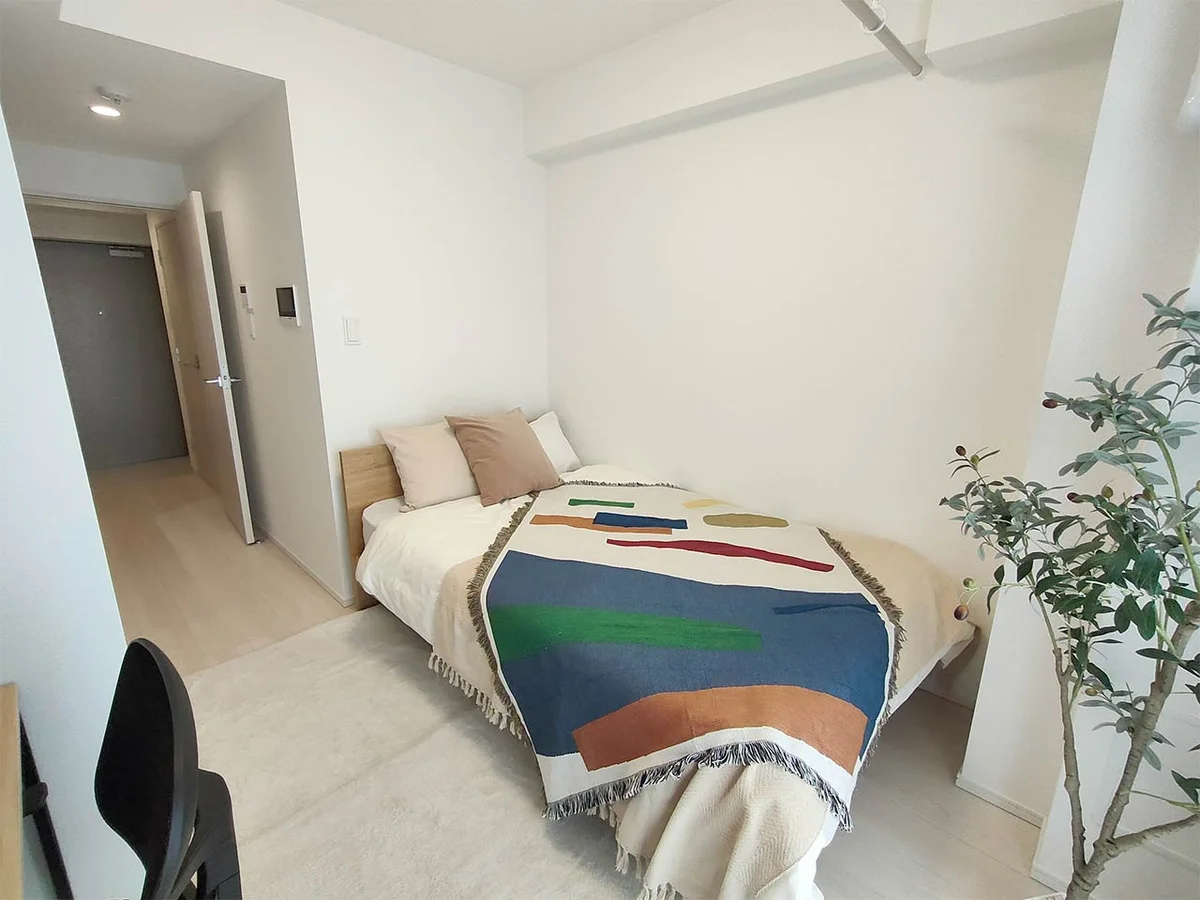 写真はイメージです。ラグなどの室内装飾はございません。