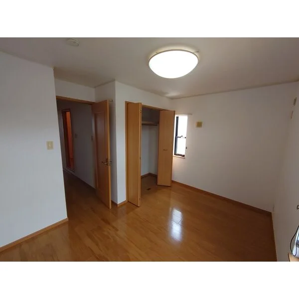 家具家電等、設置前の室内写真となります。