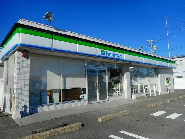 ファミリーマート掛川成滝店まで30m