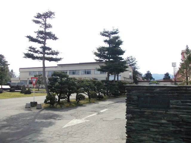 大曲農業高校まで1000m