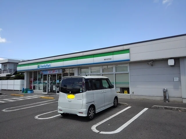 ファミリーマート観音寺柞田店まで900m
