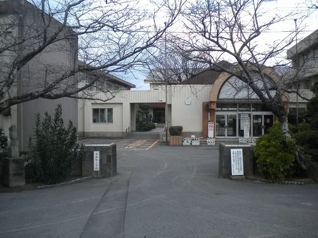 西麻植小学校まで850m