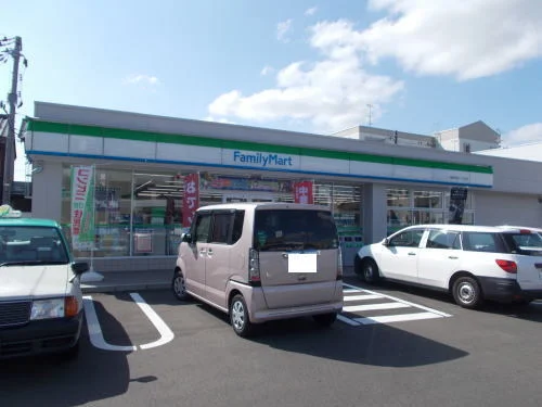 ファミリーマート和田１丁目店まで700m