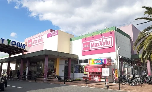 マダムジョイまで900m