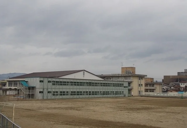 福島市立岳陽中学校まで800m