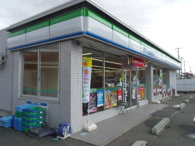 ファミリーマート福島商業高校前まで700m