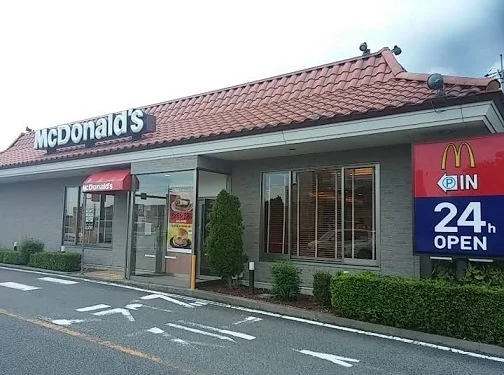 マクドナルド社店まで850m
