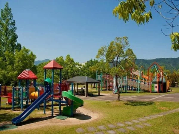 敦賀市総合運動公園まで1500m