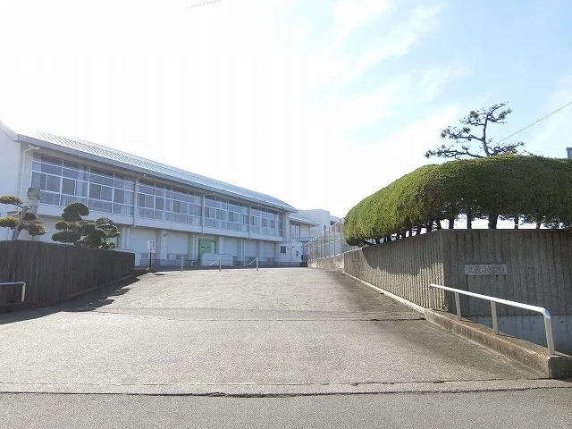 大薮小学校まで400m
