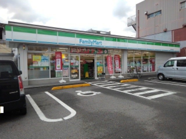ファミリーマート新居浜徳常店様まで180m