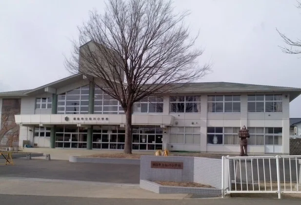 福島市立松川小学校まで2600m
