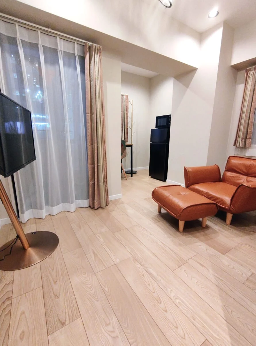 ソファとテレビスタンドで優雅な体験♪