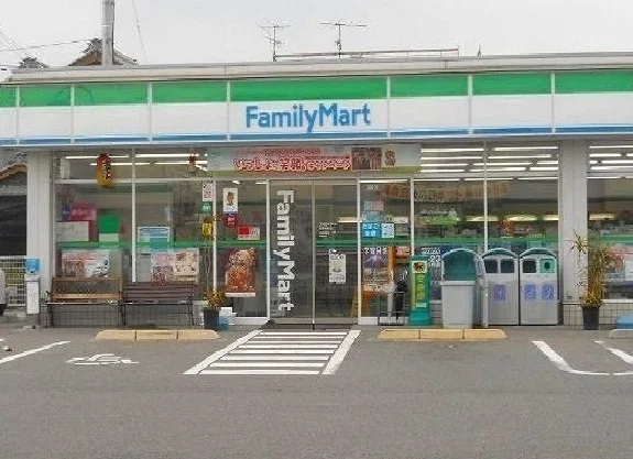 ファミリーマートまで400m