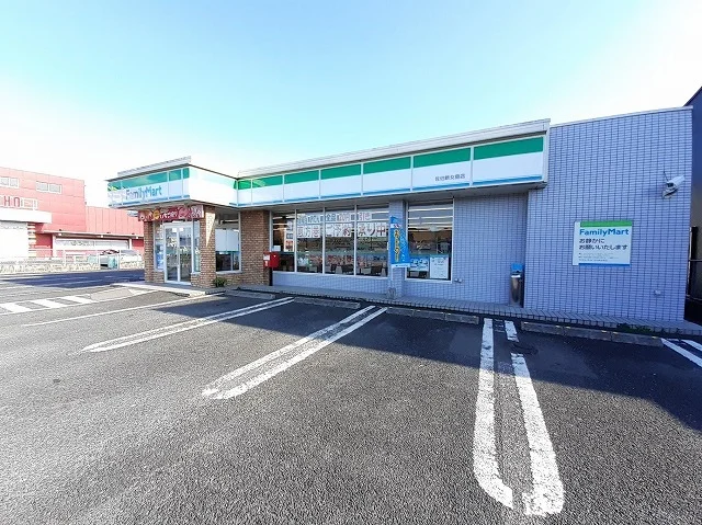 ファミリーマート　佐伯新女島店まで650m
