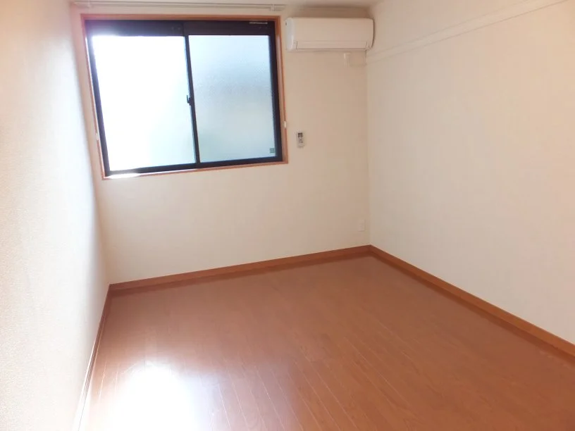 2F以上は絨毯です