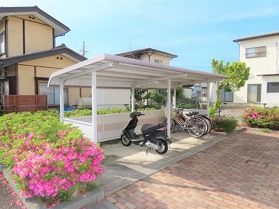 屋根付き駐輪場あり