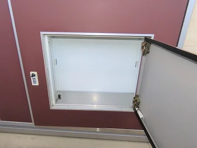 玄関扉に宅配ボックスあり